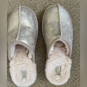 Women’s size 7 UGG slippers in Gold